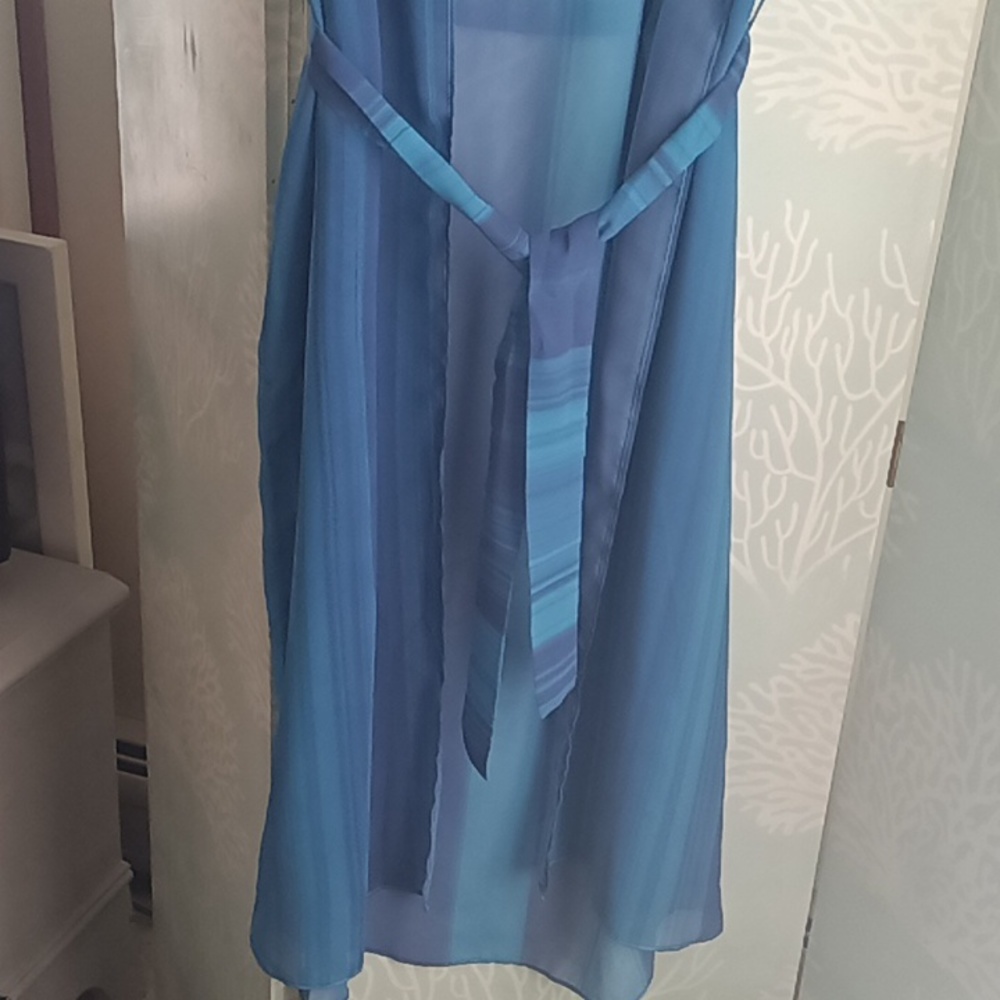Ladies Cover-Up - Picture 2 of 7